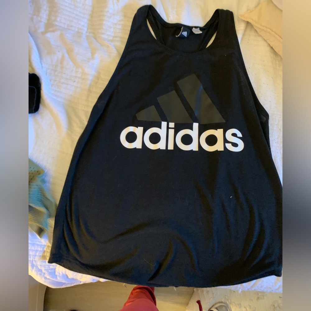 Adidas top large women’s